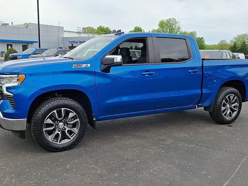 Certified 2022 Chevrolet Silverado 1500 LT w/ Z71 Off-Road Package AWD/4WD image 7