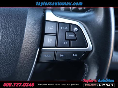 Used 2022 Toyota Highlander LE image 25