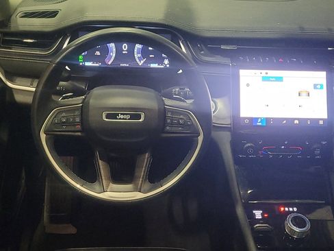 Used 2022 Jeep Grand Cherokee L Limited image 22