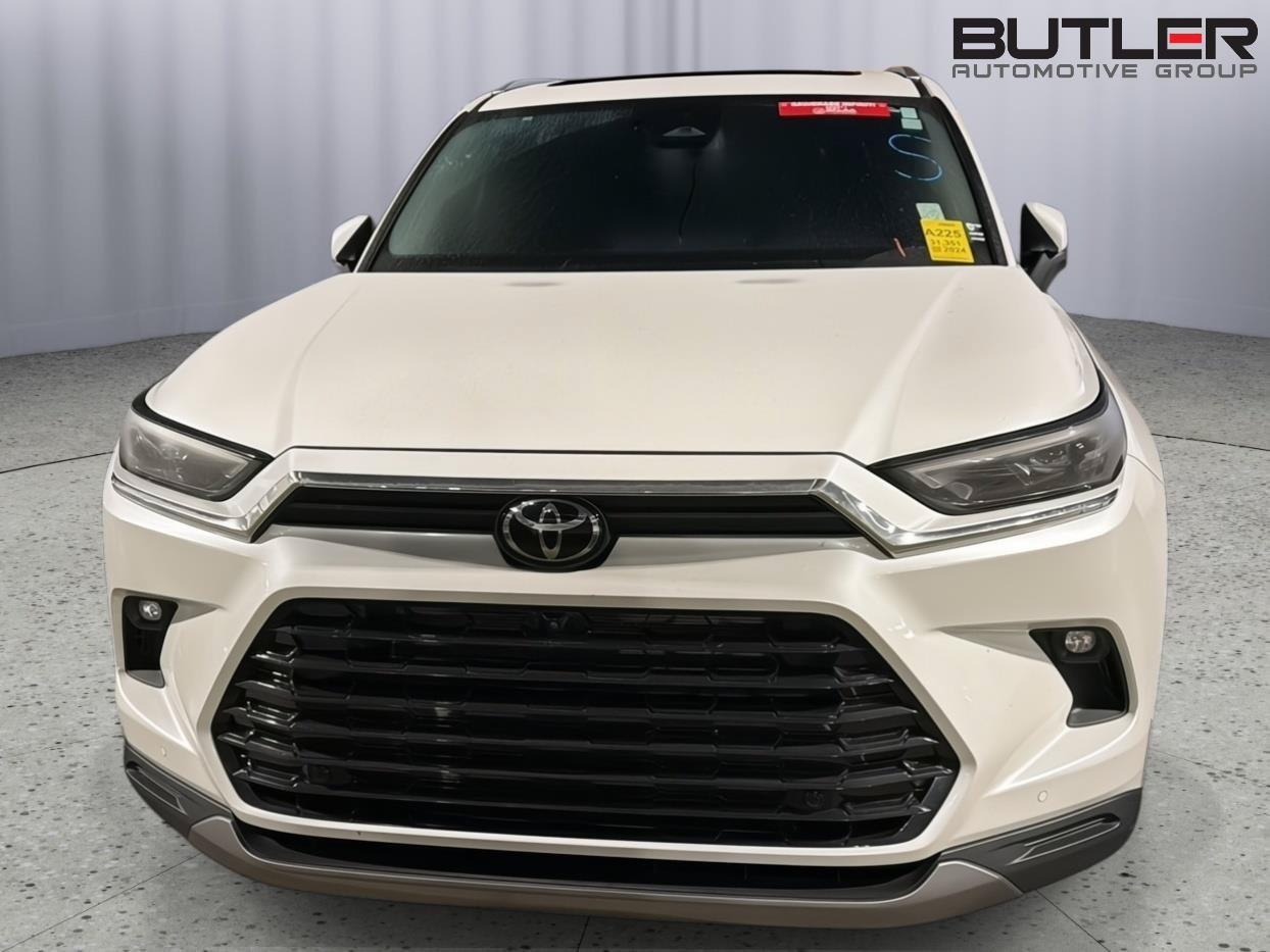 Used 2024 Toyota Grand Highlander FWD image 4