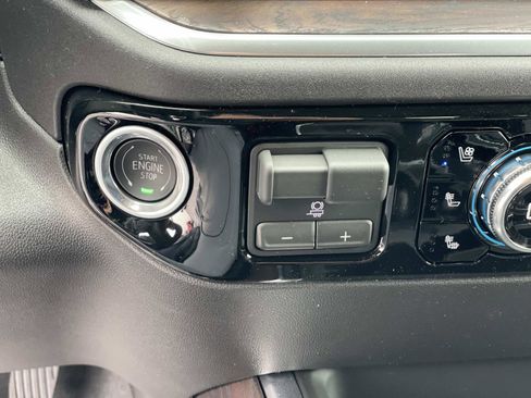 New 2026 GMC Sierra 3500 SLT w/ SLT Premium Package AWD/4WD image 16