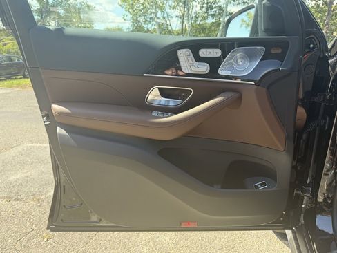 New 2026 Mercedes-Benz GLS 450 4MATIC image 18
