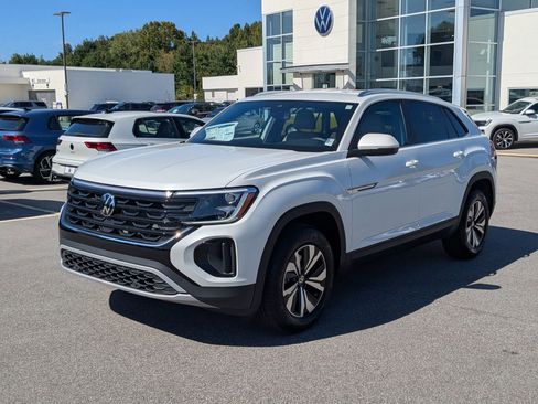 New 2026 Volkswagen Atlas Cross Sport SE image 7