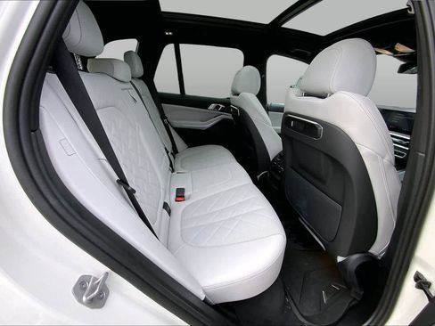 Used 2025 BMW X5 sDrive40i w/ Premium Package RWD image 20