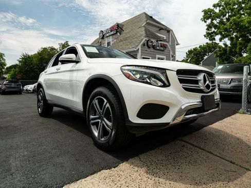 Used 2019 Mercedes-Benz GLC 300 4MATIC w/ Premium Package image 2