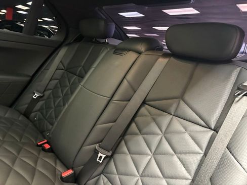 Used 2025 BMW 740i w/ Premium Package RWD image 40
