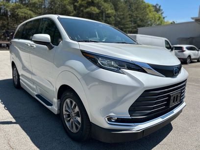 Used 2022 Toyota Sienna XLE w/ XLE Plus Package