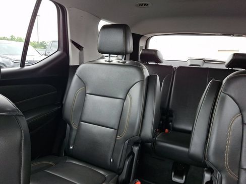 Used 2019 Chevrolet Traverse LT FWD image 19