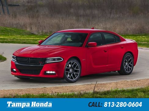 Used 2017 Dodge Charger SXT w/ Blacktop Package image 1