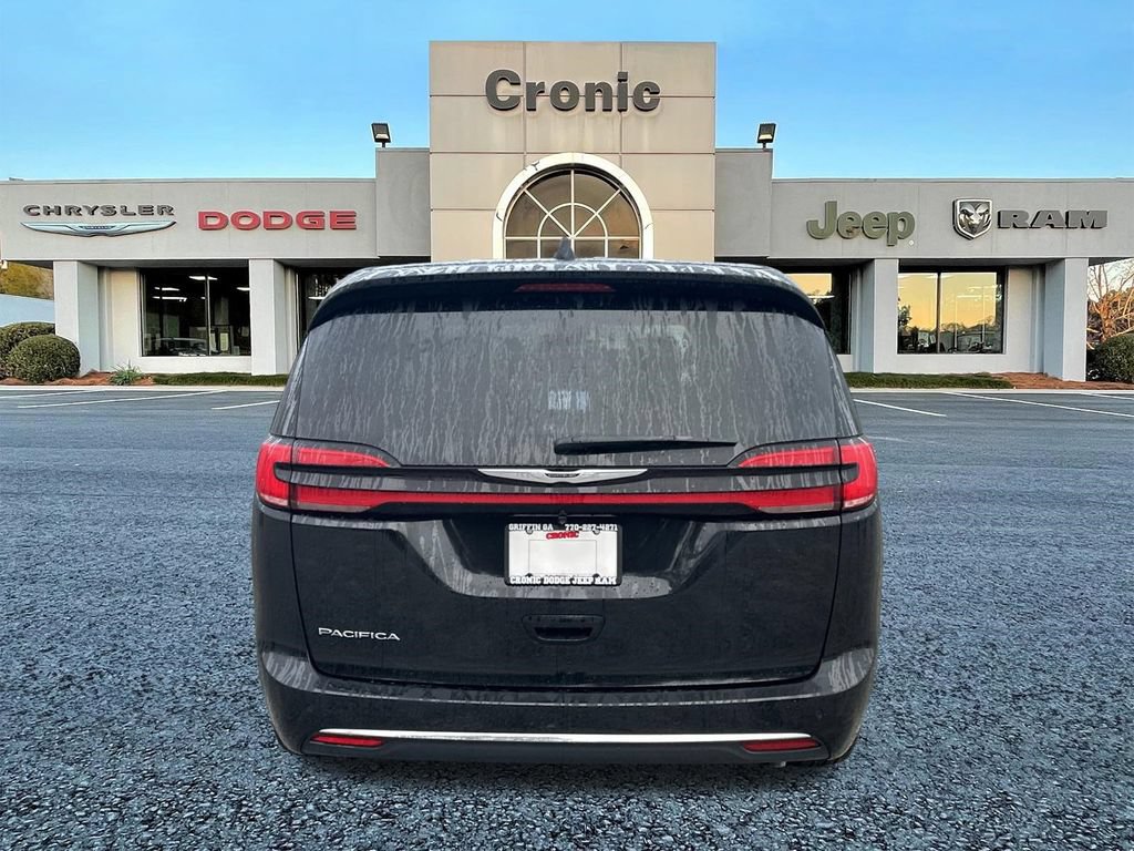 New 2026 Chrysler Pacifica Select FWD image 4