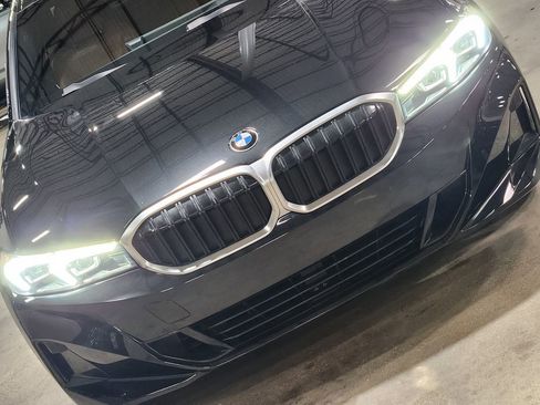 Used 2023 BMW 330i Sedan w/ Premium Package image 19