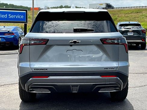 New 2026 Chevrolet Equinox ACTIV w/ Convenience Package III FWD image 4