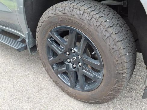 Used 2023 Chevrolet Silverado 1500 Custom AWD/4WD image 4
