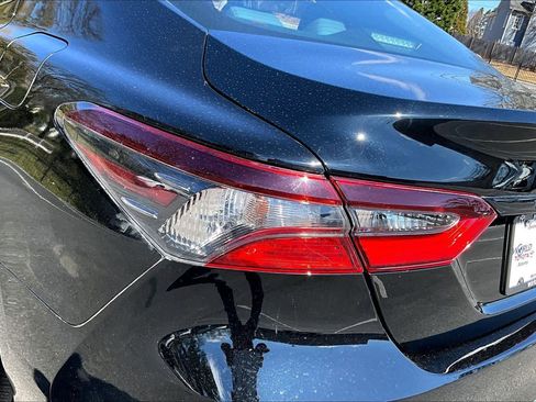 Used 2022 Toyota Camry LE image 28