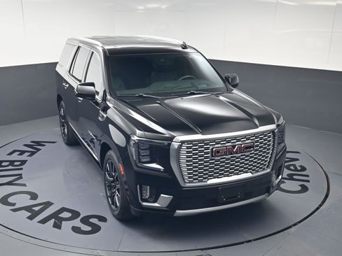 Used 2023 GMC Yukon Denali w/ Advanced Technology Package image 32