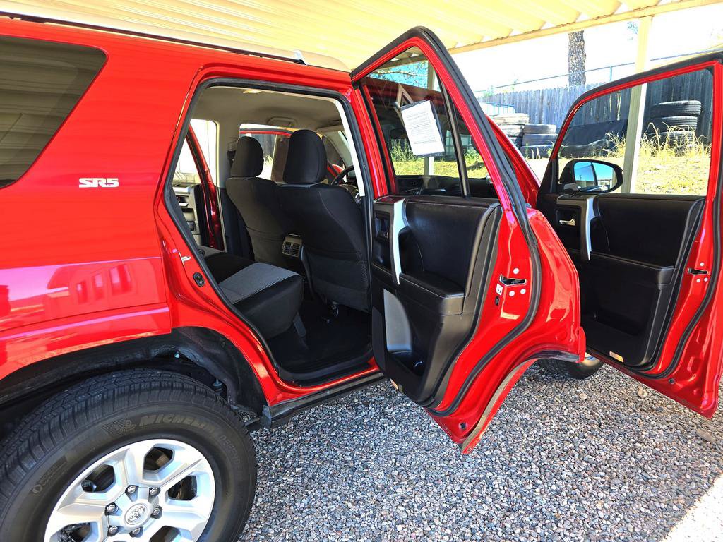 Used 2015 Toyota 4Runner SR5 AWD/4WD image 24