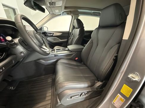 Used 2026 Acura MDX SH-AWD image 12