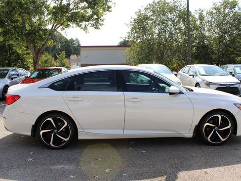 Used 2019 Honda Accord Sport image 9