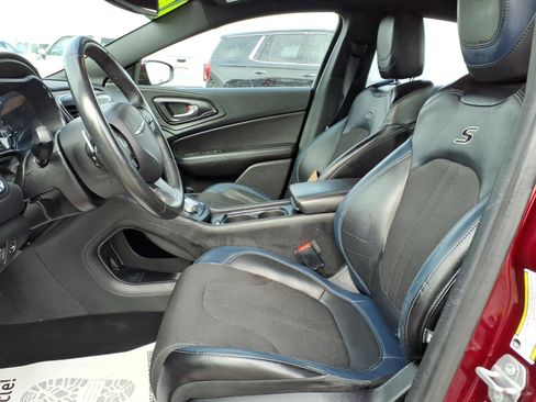 Used 2016 Chrysler 200 S w/ Comfort Group image 12
