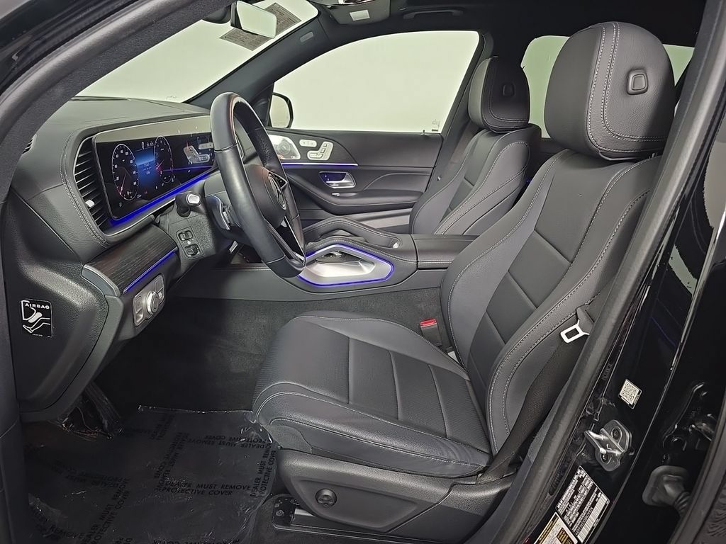 Used 2025 Mercedes-Benz GLS 450 4MATIC image 5