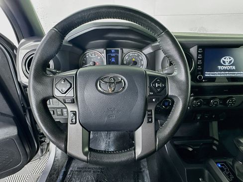 Used 2020 Toyota Tacoma TRD Sport AWD/4WD image 15