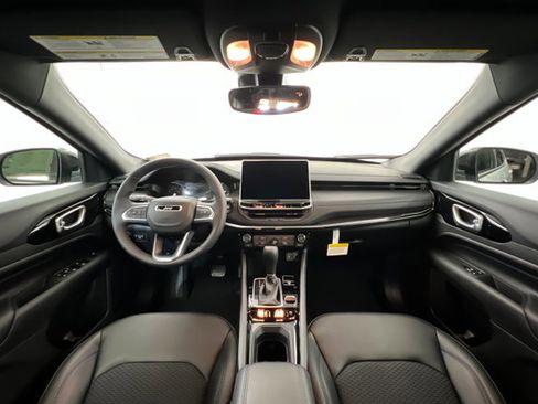 New 2026 Jeep Compass Latitude AWD/4WD image 9