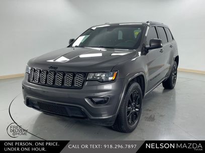Used 2017 Jeep Grand Cherokee Altitude