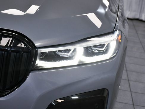 Used 2022 BMW 750i xDrive w/ Executive Package image 96