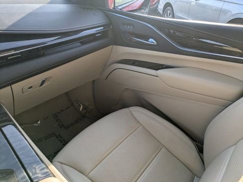 Used 2022 Cadillac Escalade Premium Luxury image 14