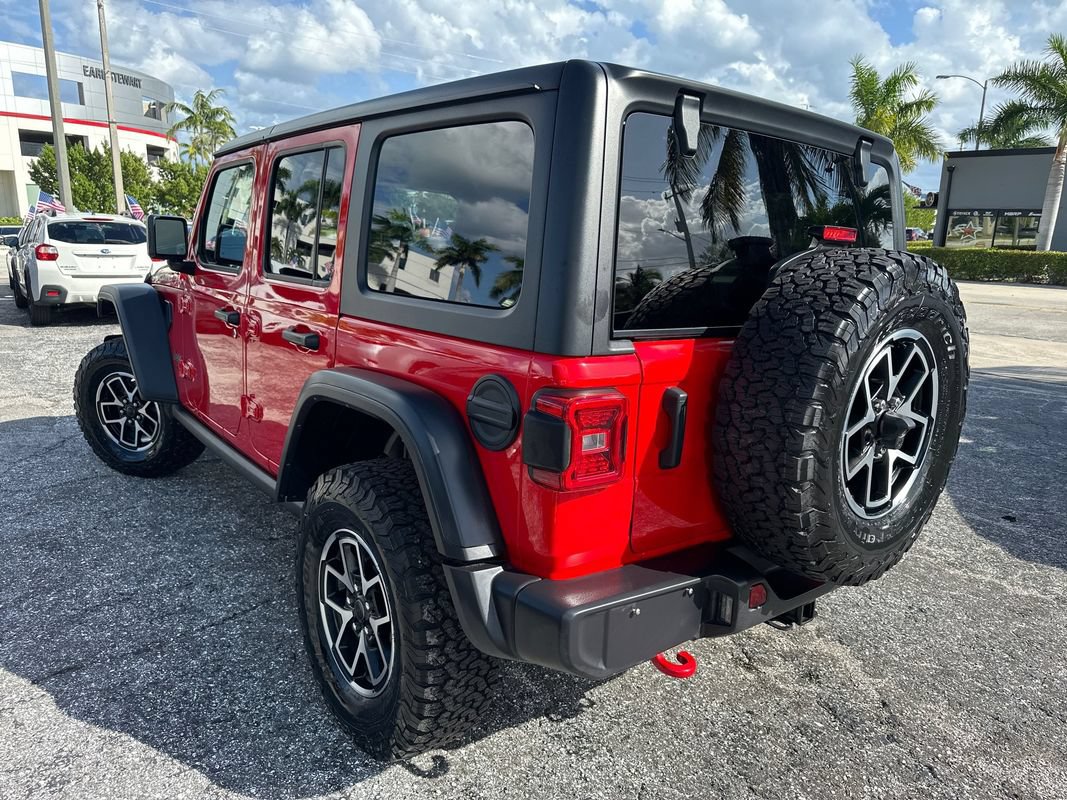 Used 2026 Jeep Wrangler Unlimited Rubicon AWD/4WD image 4