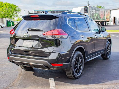 Used 2018 Nissan Rogue SV AWD/4WD image 9