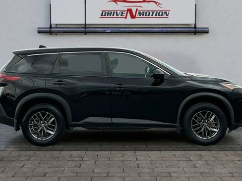 Used 2021 Nissan Rogue S image 3