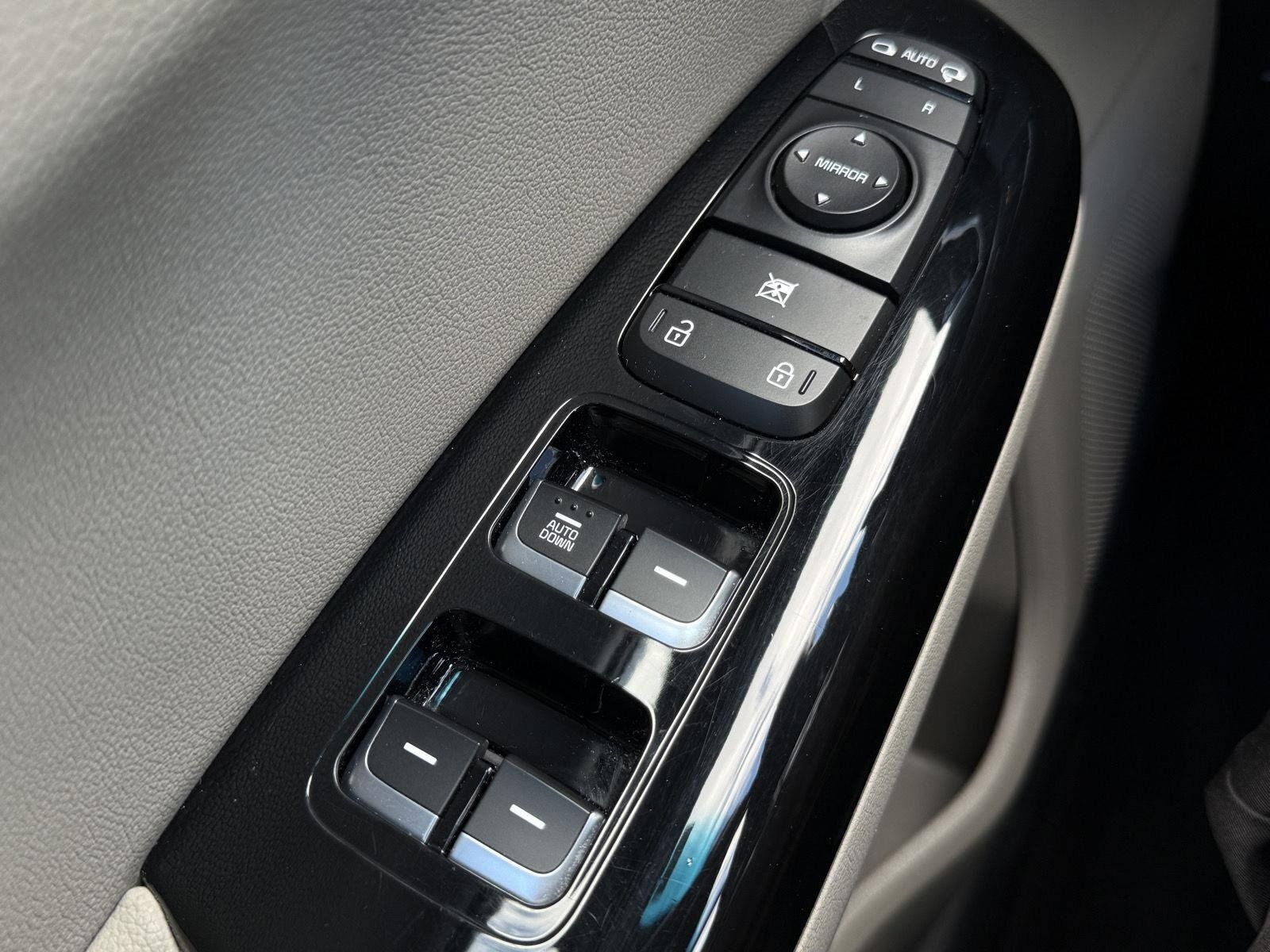 Used 2020 Kia Sportage S w/ S Premium Package FWD image 20