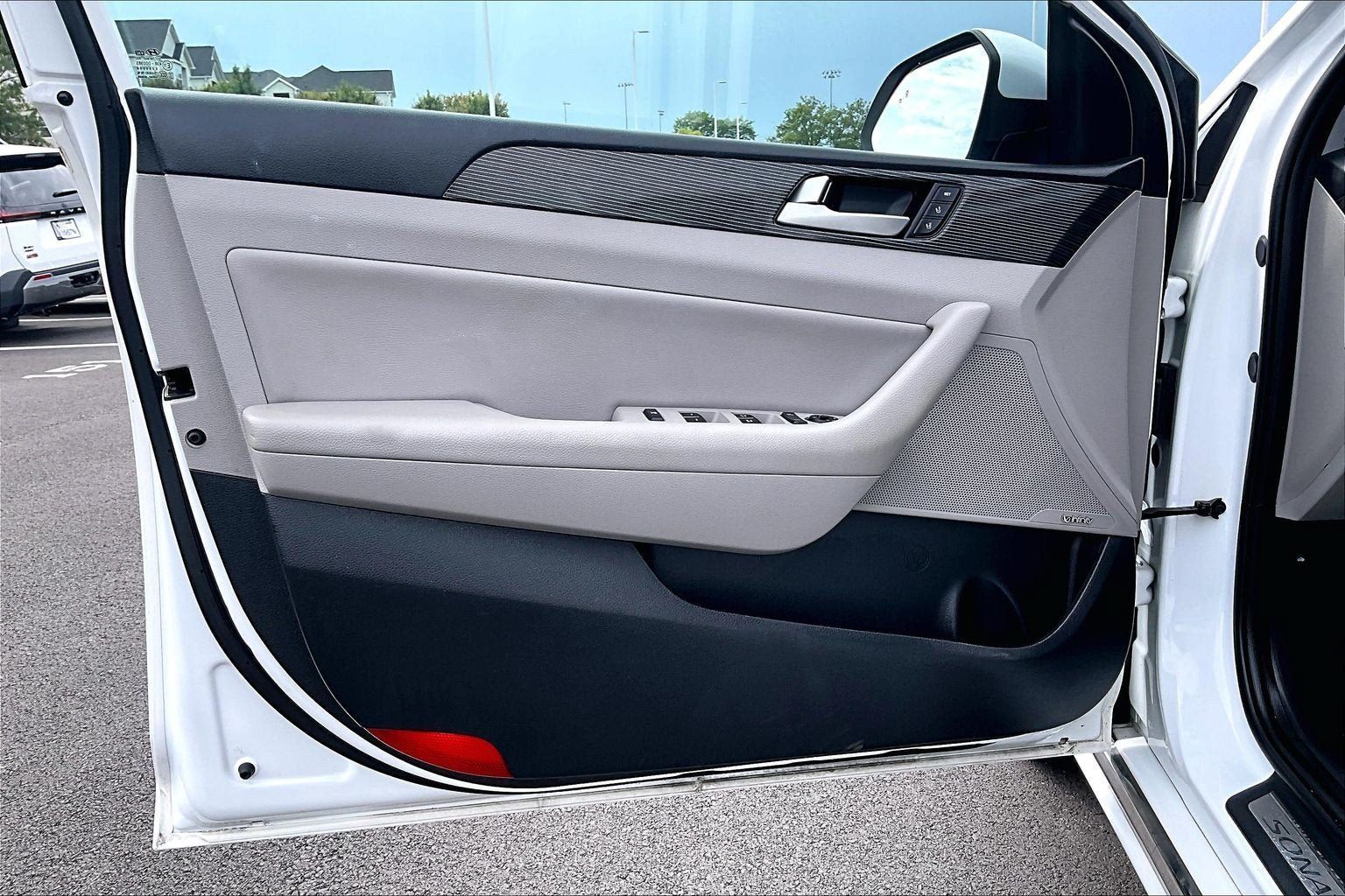 Used 2019 Hyundai Sonata Limited FWD image 21