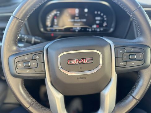 Used 2023 GMC Yukon XL SLT image 14