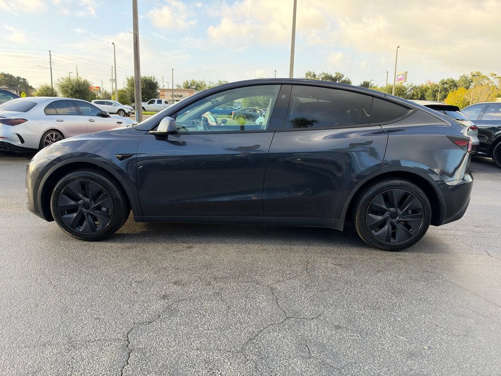Used 2025 Tesla Model Y Long Range RWD image 9