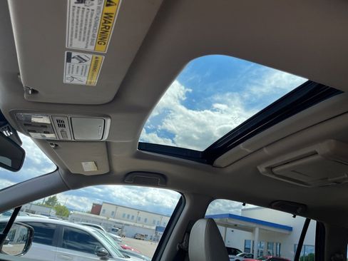 Used 2017 Honda Pilot Touring image 21