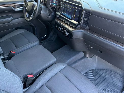 Used 2024 Chevrolet Silverado 1500 RST AWD/4WD image 19