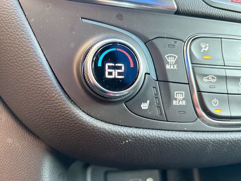Used 2021 Chevrolet Equinox LT AWD/4WD image 29