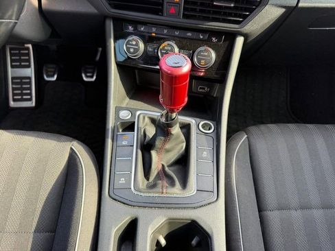 Used 2019 Volkswagen Jetta GLI image 13