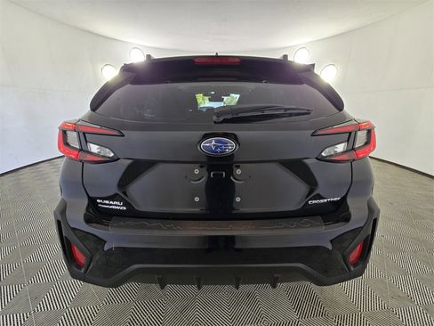 Used 2025 Subaru Crosstrek 2.0i Premium image 12