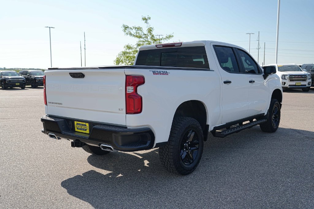 Used 2025 Chevrolet Silverado 1500 LT Trail Boss w/ Convenience Package II AWD/4WD image 7