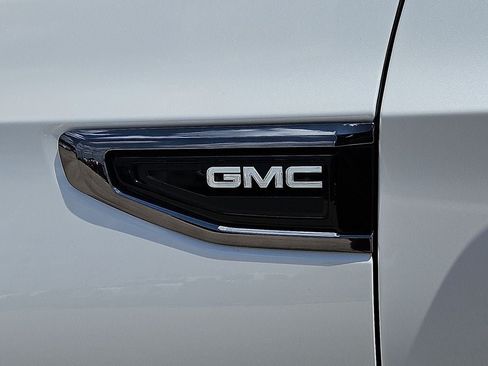 Used 2023 GMC Yukon XL Denali Ultimate AWD/4WD image 14