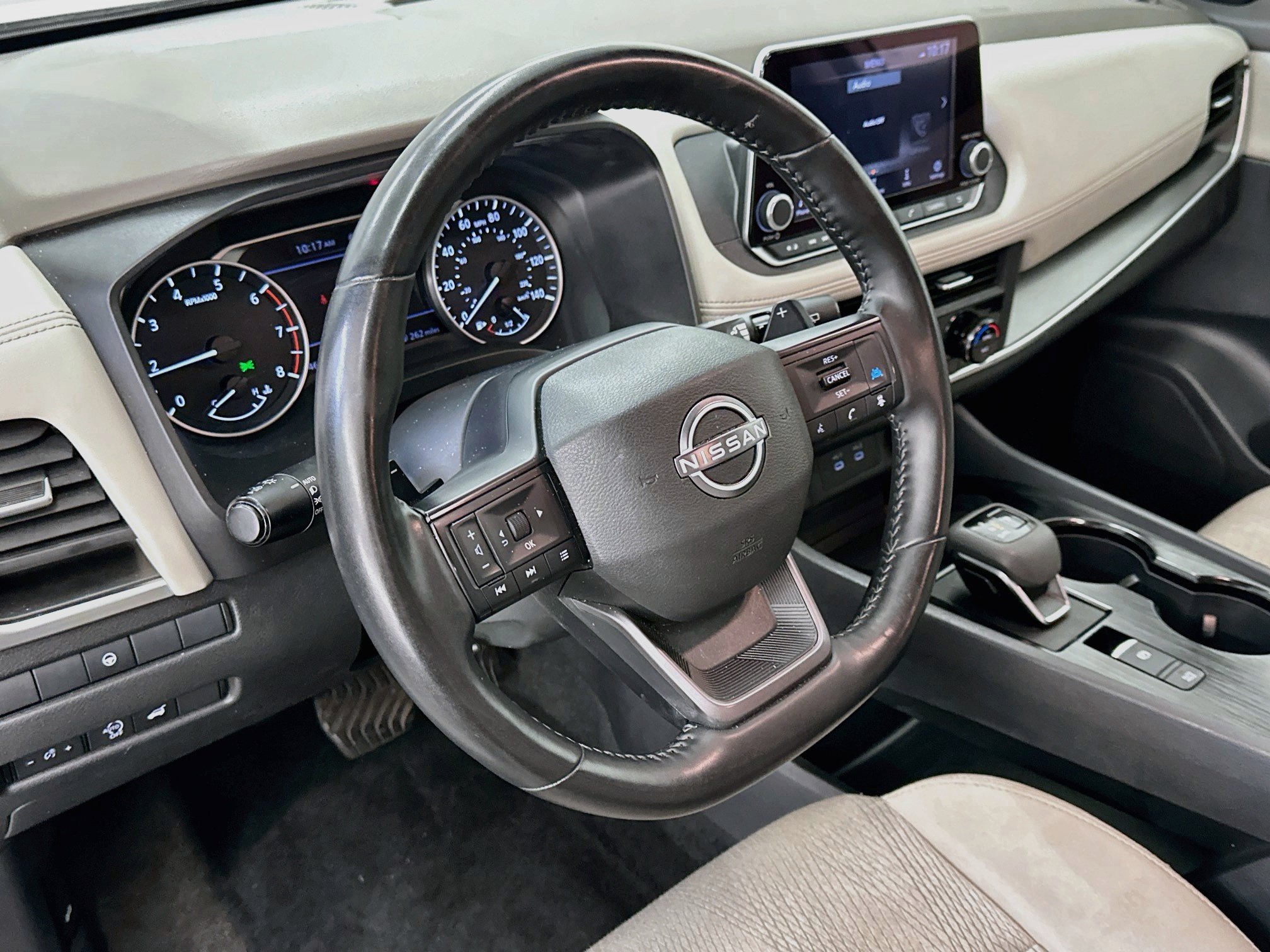 Used 2025 Nissan Rogue SV AWD/4WD image 18