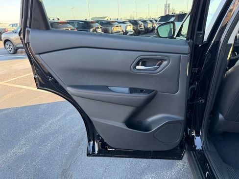 New 2026 Nissan Rogue SV AWD/4WD image 15