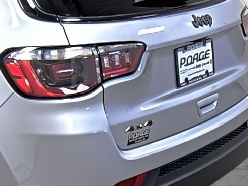 New 2026 Jeep Compass Latitude image 10