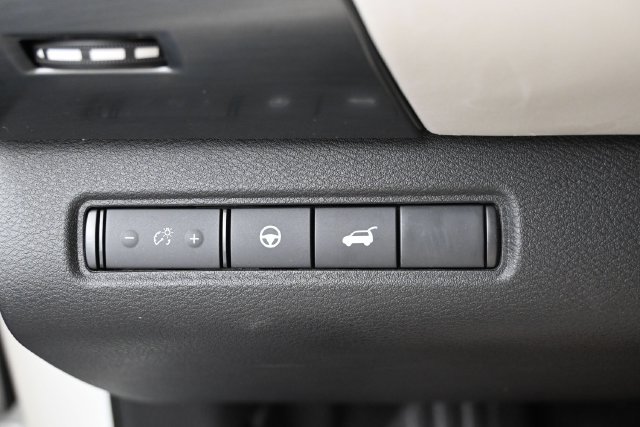 Used 2024 Nissan Pathfinder SL FWD image 15