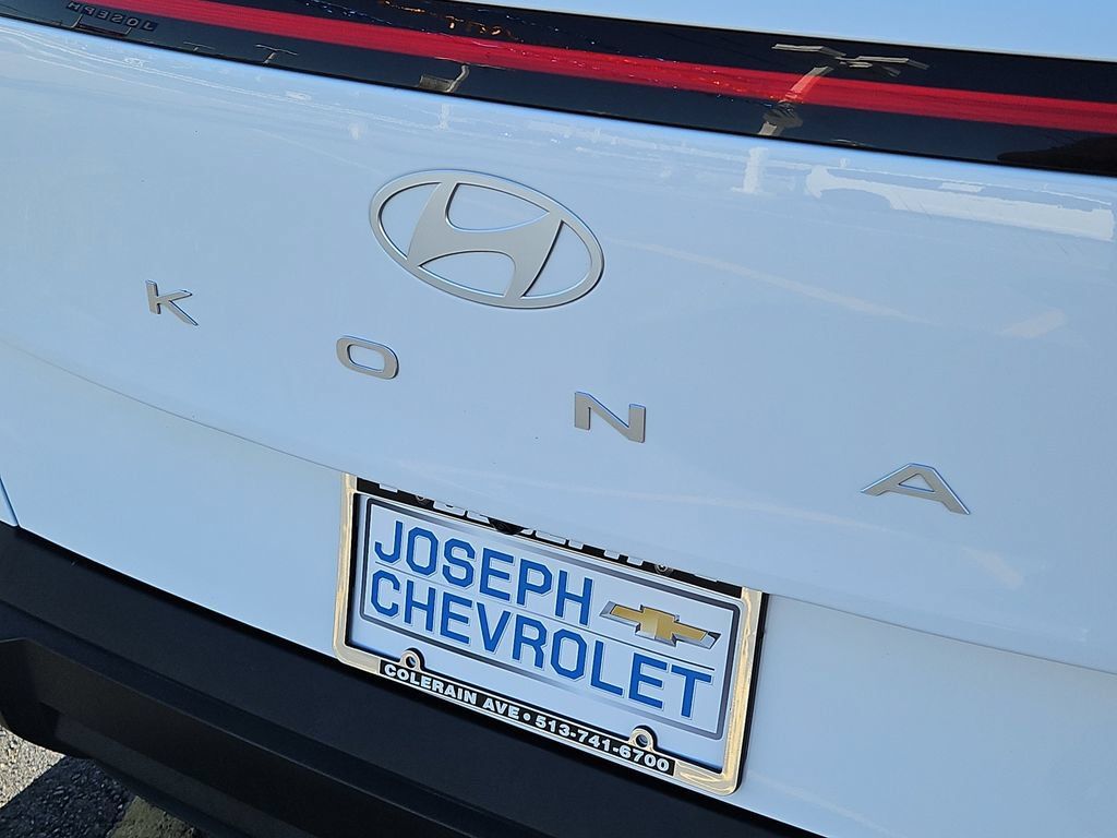 Used 2025 Hyundai Kona SEL FWD image 8