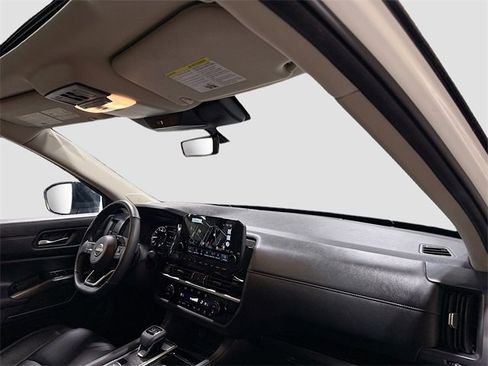 Used 2024 Nissan Pathfinder SL w/ SL Premium Package image 34