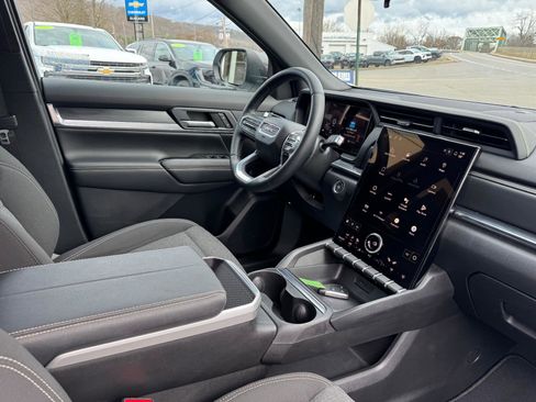 Used 2025 GMC Terrain Elevation image 46